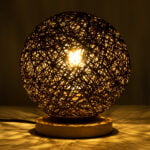 GloboStar® OCEANA 01337 Μοντέρνο Επιτραπέζιο Φωτιστικό Πορτατίφ Μονόφωτο Καφέ Σκούρο Ξύλινο Ψάθινο Rattan Φ20 x Υ22cm - Image 3