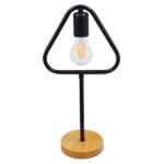 GloboStar® HONOR TRIANGLE 01436 Μοντέρνο Επιτραπέζιο Φωτιστικό Πορτατίφ Μονόφωτο Μαύρο Μεταλλικό με Ξύλινη Βάση Δρυς Μ20 x Π20 x Υ40cm - Image 3